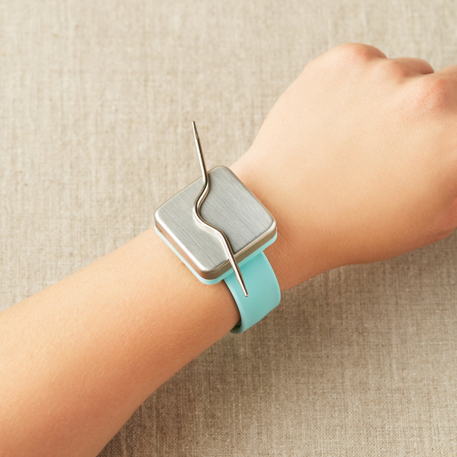 Maker's Keep Magnetic Slap Bracelet – Needles in the Hay