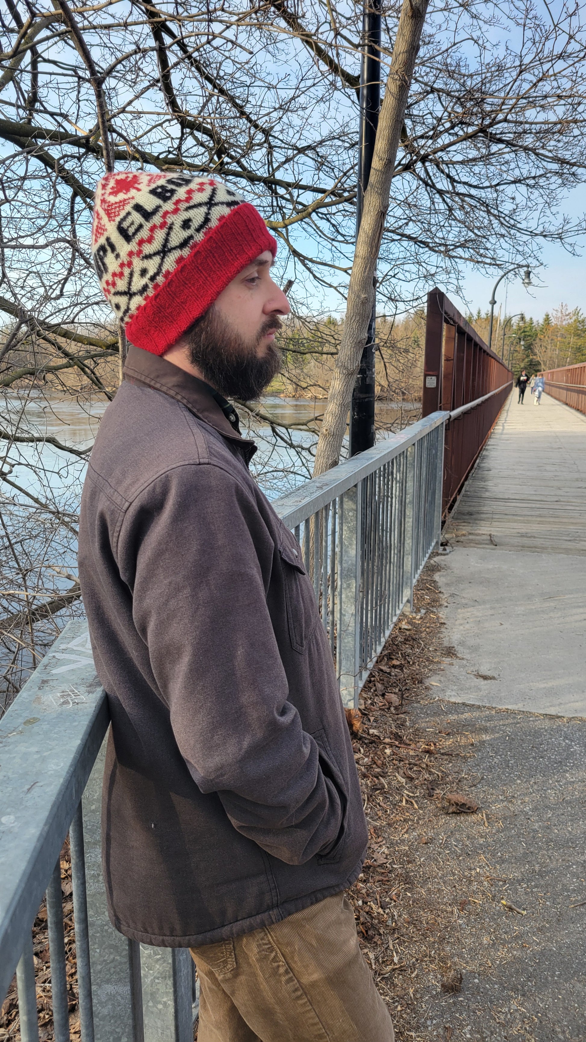 Elbows up! Toque FREE pattern