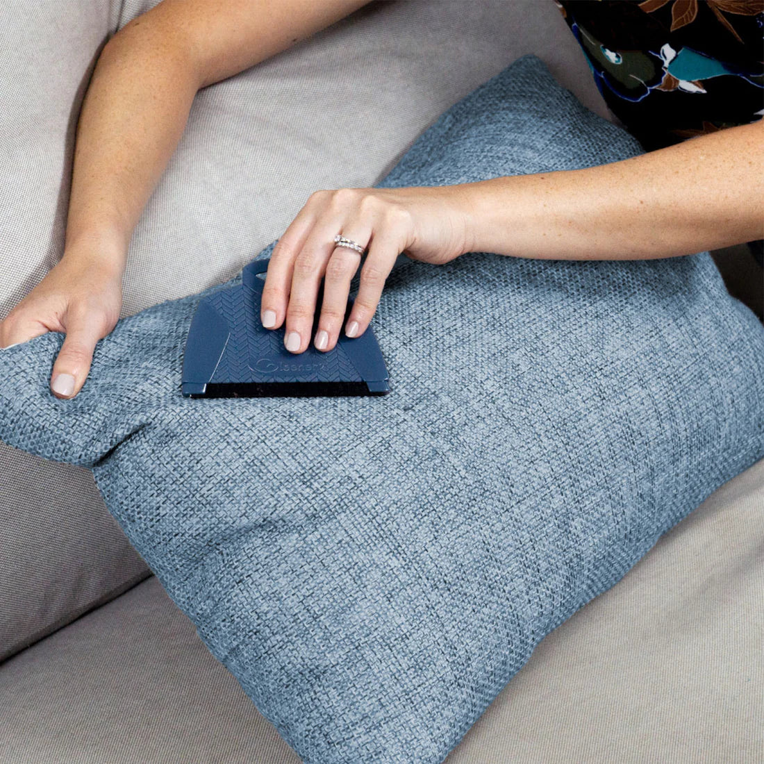 Sweater Saver Multi-Fabric Comb