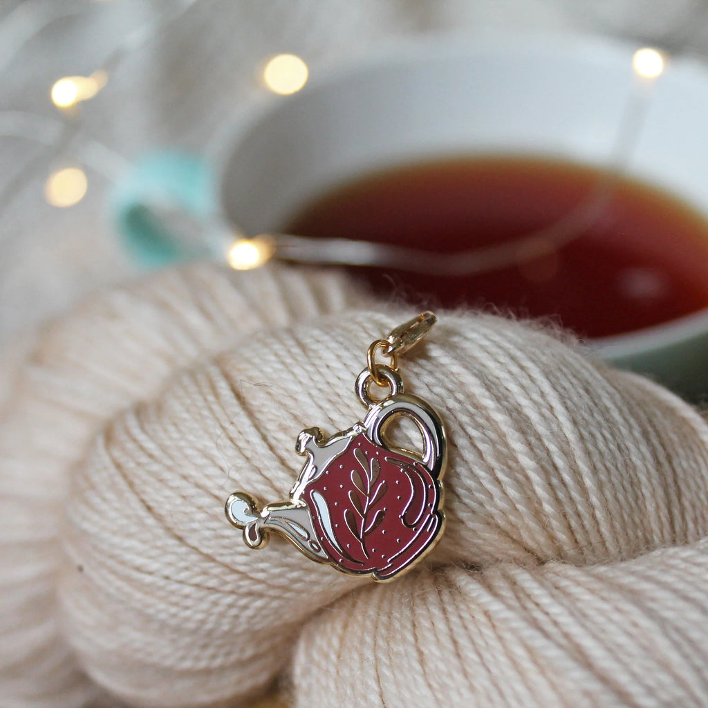 Hygge Teapot Keeper / Stitch Marker