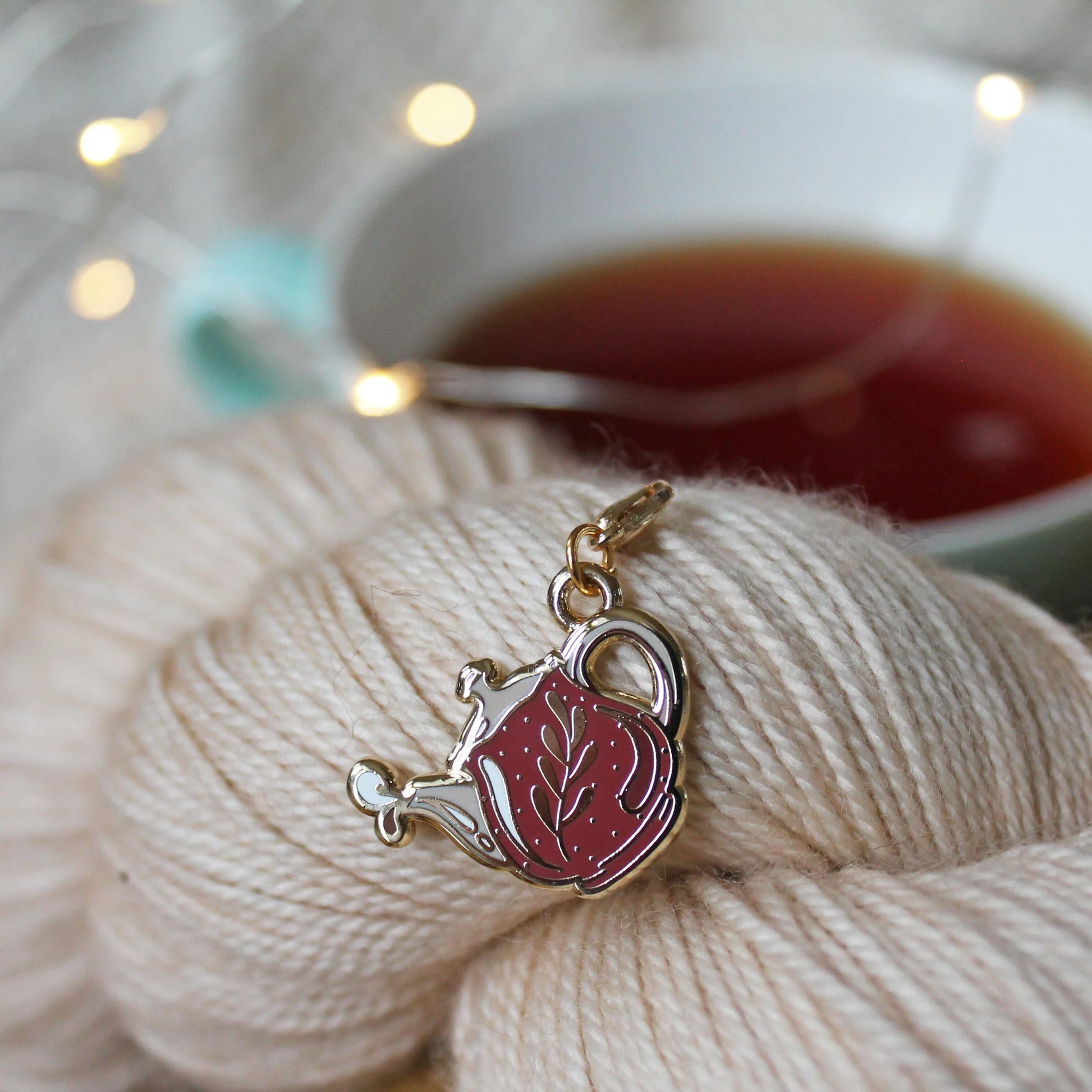 Hygge Teapot Keeper / Stitch Marker