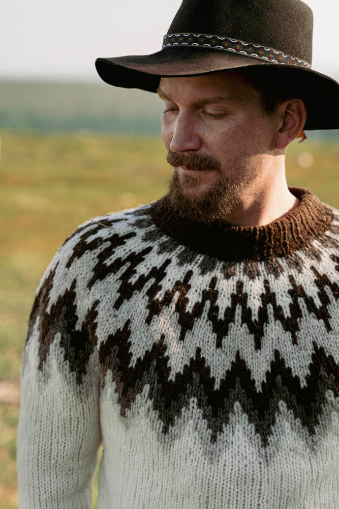 PRE-ORDER Unfolding Landscapes: 17 Knits for the Road