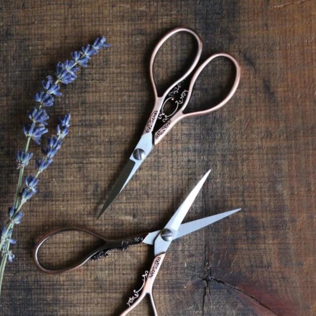 Floral Teardrop Scissors